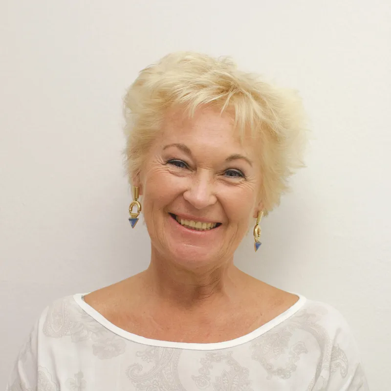 Dr. Zita Hoffer